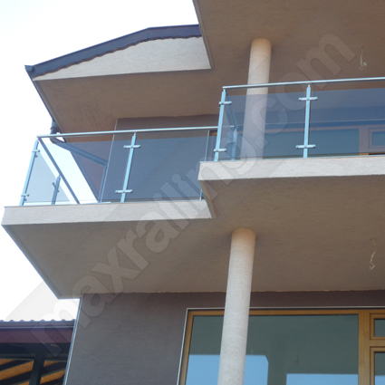 Иноксови парапети